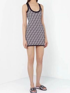 Fendi Monogram Dress Size 42 (US 6) Authentique